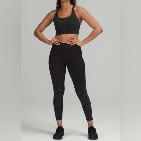 Lululemon Lunar New Year Wunder Under High-Rise Tight 25"- Black/ Size 6 - Picture 4 of 9